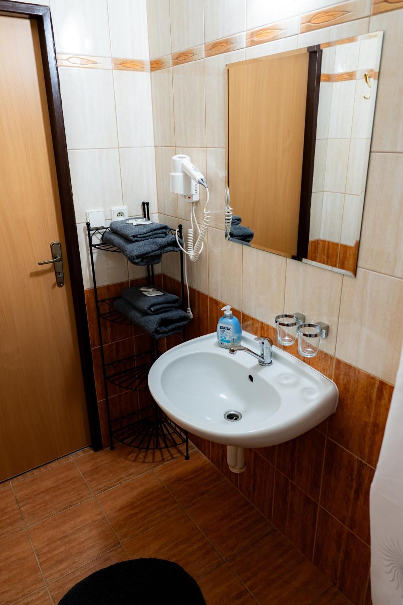 Hotel Cementar Хранице Екстериор снимка