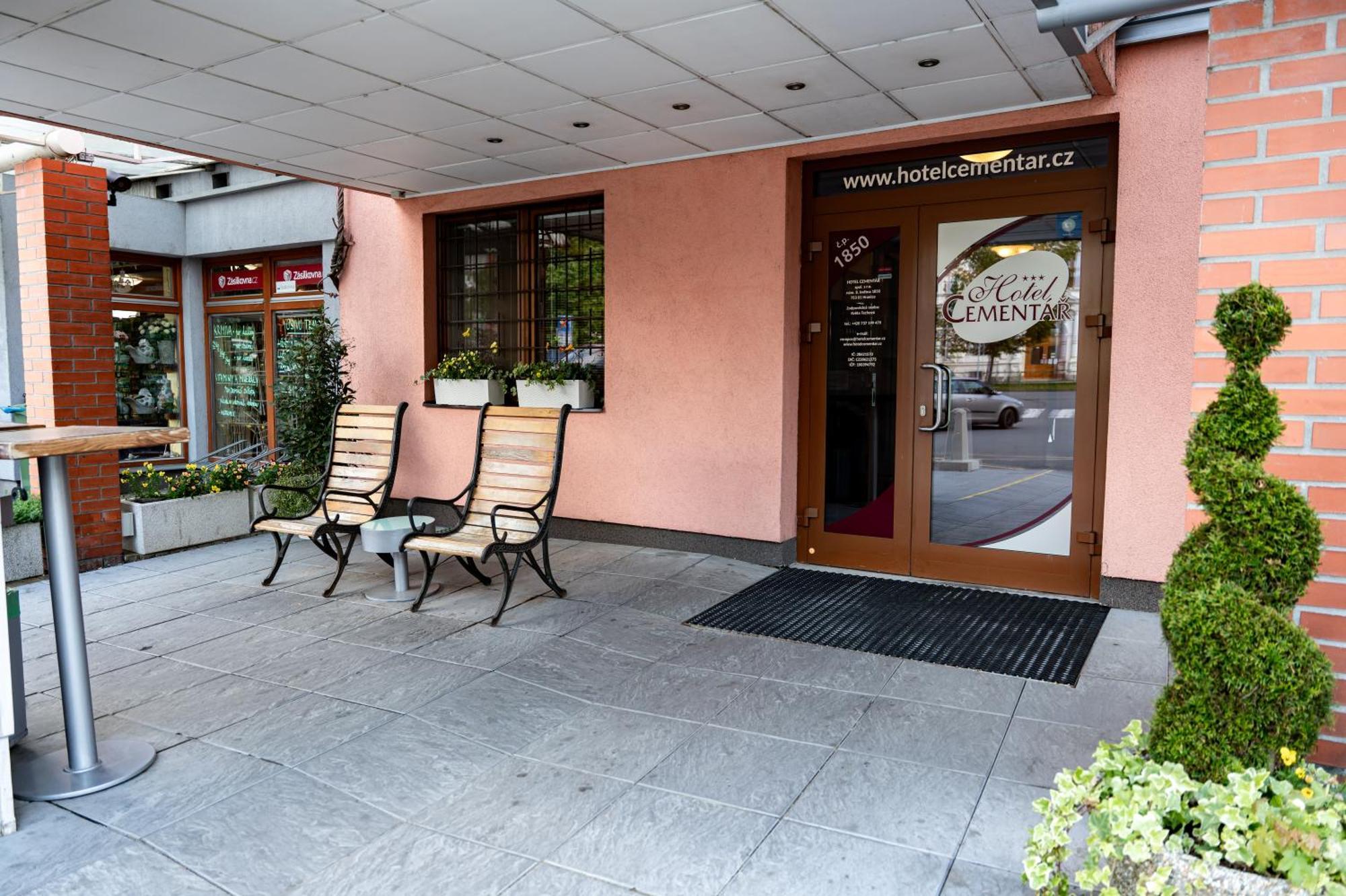 Hotel Cementar Хранице Екстериор снимка