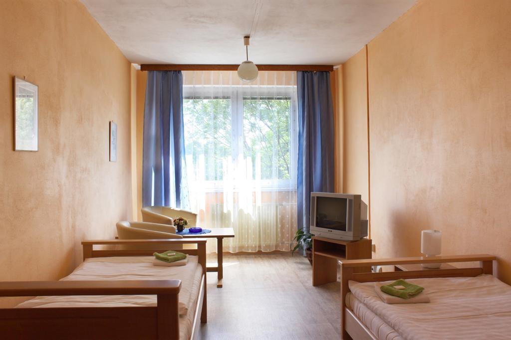 Hotel Cementar Хранице Екстериор снимка